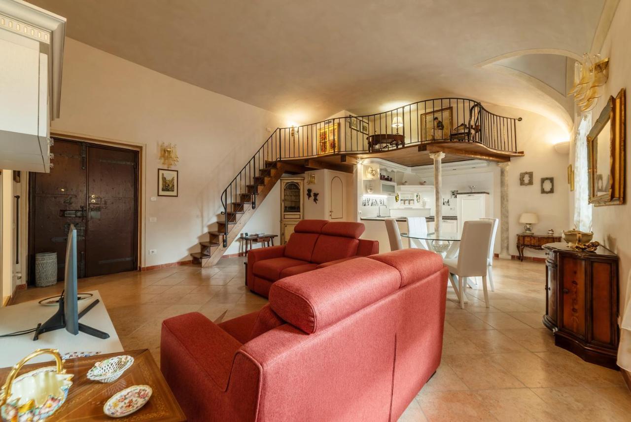 Palazzo Altieri Elegant Apartment Рим Экстерьер фото
