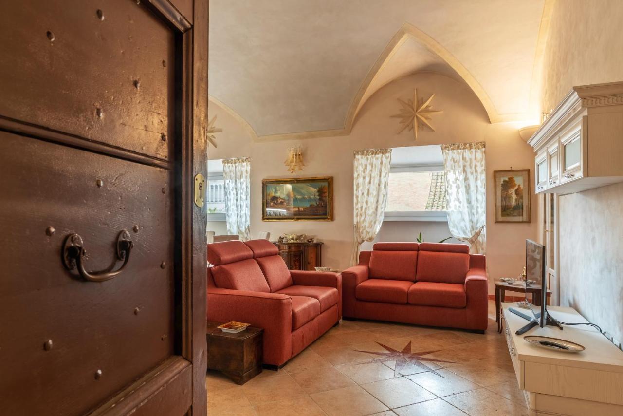 Palazzo Altieri Elegant Apartment Рим Экстерьер фото